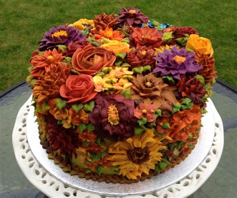 19 Best images about Arty Cakes Buttercream Floral Cakes on Pinterest ...