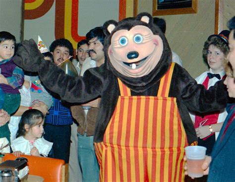 Erin's Blog: Billy Bob from Showbiz Pizza Place