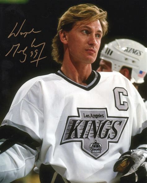 Wayne Gretzky – Signed Photograph – Canadian ice hockey player ...