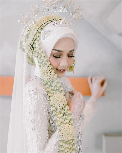 Mengenal Filosofi dan Makna Detail Baju Pengantin Adat Sunda - Wedding ...