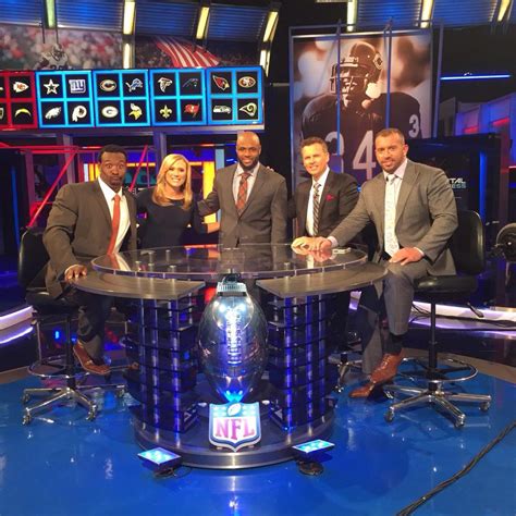 Amber Theoharis on Twitter: "One member of the @NFLTotalAccess team did not get the memo: this ...