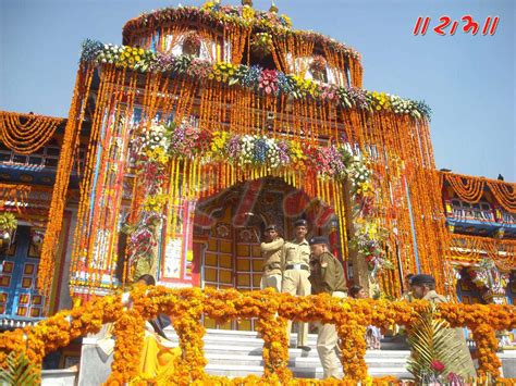 Badrinath temple | Temple Images and Wallpapers - Badrinath Wallpapers