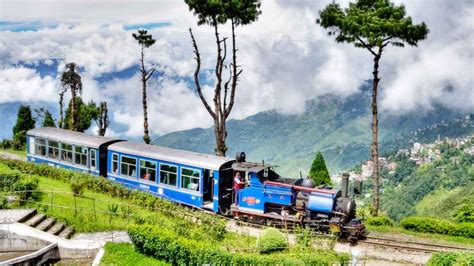 The fascinating view of Darjeeling - Tempo Traveller Blog