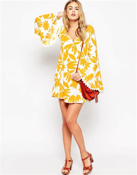 Lyst - Asos Dress With Fluted Sleeve In Retro Print in Yellow