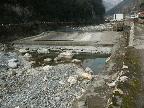 Small hydroelectric dams increase globally with little research ...