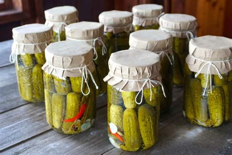 Garlic Dill Pickles Recipe - Weekend at the Cottage