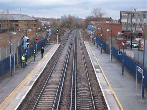 Lower Sydenham station © Mike Quinn cc-by-sa/2.0 :: Geograph Britain ...