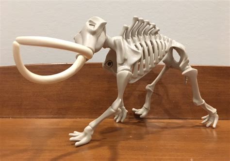 Mammoth Skeleton Tent with Cavemen (Playmobil) – Dinosaur Toy Blog