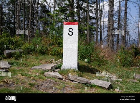 Boundary marker stone hi-res stock photography and images - Alamy