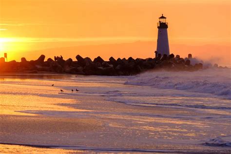 Santa Cruz Breakwater Lighthouse — Stock Photo © haveseen #146550223