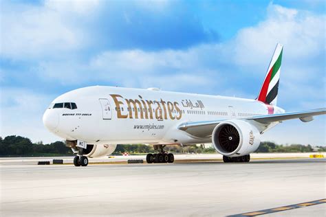 Emirates Airline Boeing 777-300 overruns runway on departure Dubai Airport - Aviation24.be