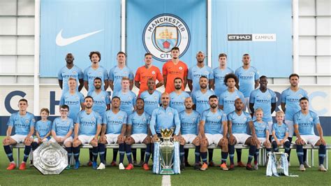 Man City welcome brave youngsters to team picture