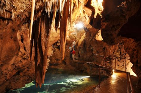 Things to See in Australia: Jenolan Caves | An Exploring South African