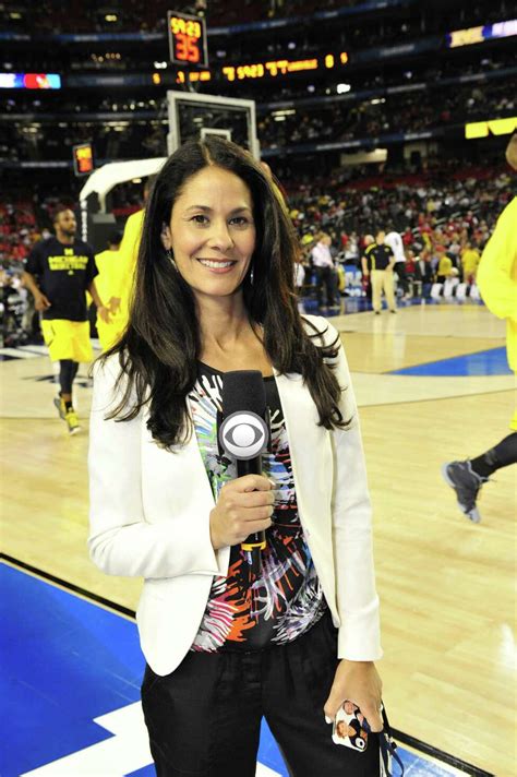 Sports media: A Q&A with sideline reporter Tracy Wolfson