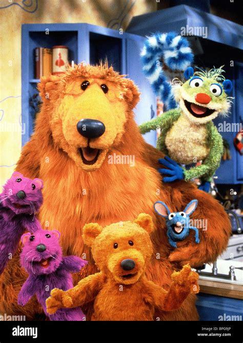 PIP POP BEAR OJO TUTTER & TREELO BEAR IN THE BIG BLUE HOUSE (1997 Stock Photo: 31091614 - Alamy