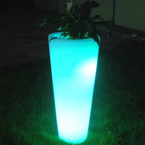15 Illuminated Planters That You Would Like To Have It In Your Outdoor Place – Fantastic Viewpoint