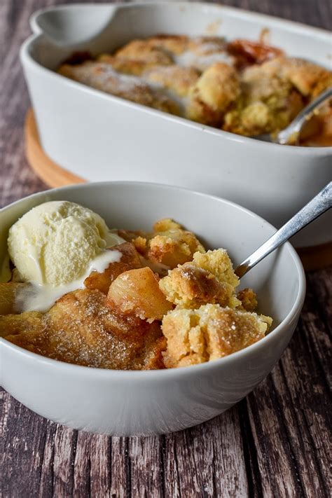 Pear Cobbler with vanilla ice cream - Ursalicious