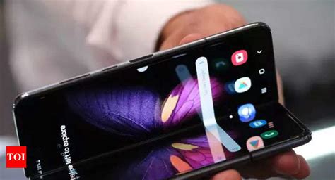 Samsung dual screen Galaxy Fold to cost Rs 1.65 lakh - Times of India