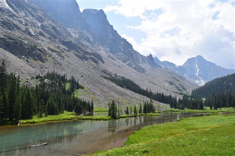 The 10 Best Hikes In The Beartooth Mountains - Top Down Lifestyle