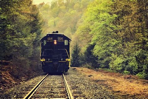 10 Best Fall Foliage Train Rides That Are the Perfect Seasonal Family Activity | Scenic train ...