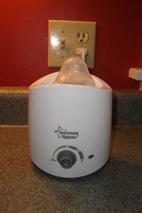 Trying To Go Green: Tommee Tippee Electric Bottle Warmer Review