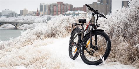 Riding e-bikes in the snow? It's fun, but read these tips first!