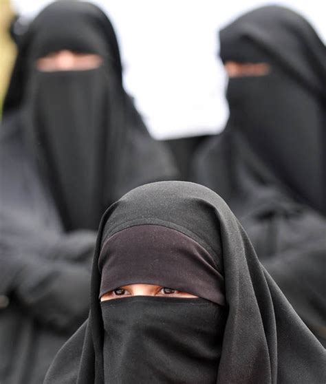 BURKA BAN: Bavaria votes to prohibit wearing Islamic head coverings | World | News | Express.co.uk