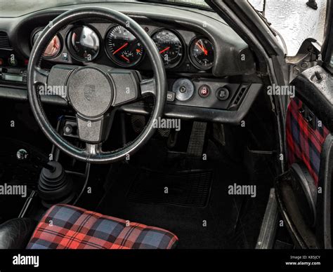 Classic Porsche 911 Interior High Resolution Stock Photography and Images - Alamy