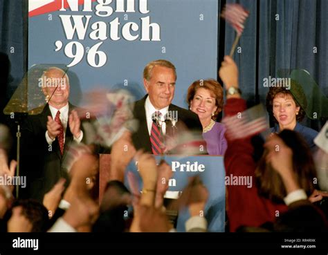 Bob dole from the 1996 election hi-res stock photography and images - Alamy