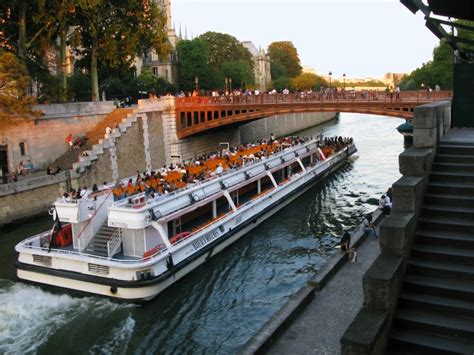 Bateau mouche : découvrir Paris sur la Seine | Pratique.fr