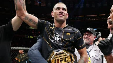 Alex Pereira Earns BJJ Brown Belt After TKO Win At UFC 281