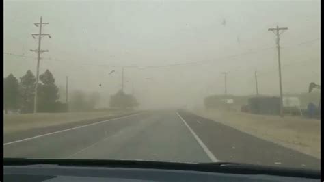 Great Bend Kansas Wind Storm 12-15-2021 85 mph winds - YouTube