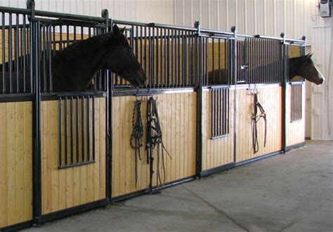 Portable Free Standing Horse Stall Kits , Solid Welded One Piece Box ...