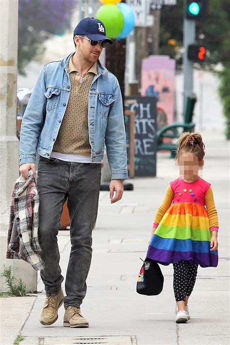 Ryan Gosling & Daughter Esmeralda Together: Sweet New Photo – Hollywood ...