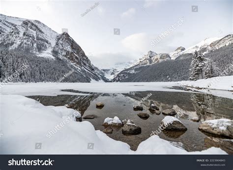 16 Lake Louise During Winter Time Images, Stock Photos & Vectors ...