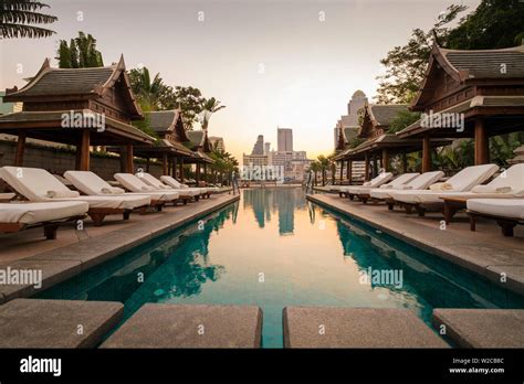 Swimming pool at the Peninsula Hotel, Riverside, Bangkok, Thailand ...