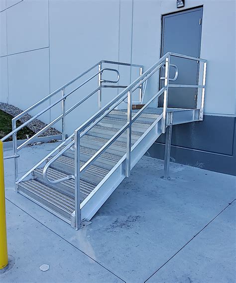 Warehouse Access Solutions - Dock Steps