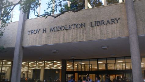 The Fiction Section Of Middleton Library – memorablequotations.com