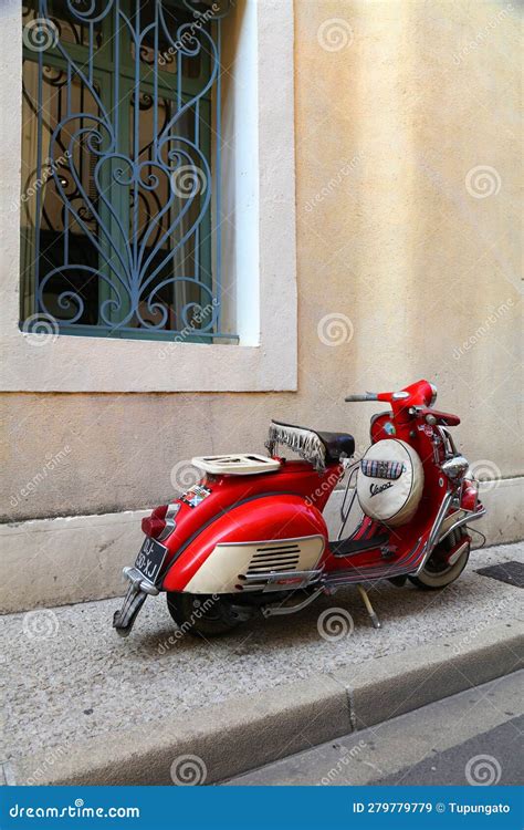 Piaggio Vespa Vintage Scooter Editorial Stock Image - Image of town, oldtimer: 279779779