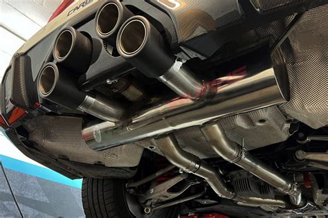 A Guide to Racing Exhaust Systems: The Benefits and Types