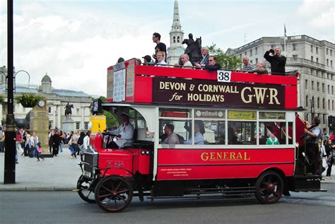 A Short History Of London's Pirate Buses | Londonist