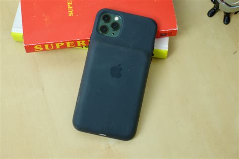 Apple's iPhone 11 Smart Battery Case review: This battery case proves ...