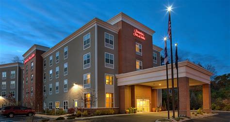 Hampton Inn and Suites Hotel in Exeter, NH