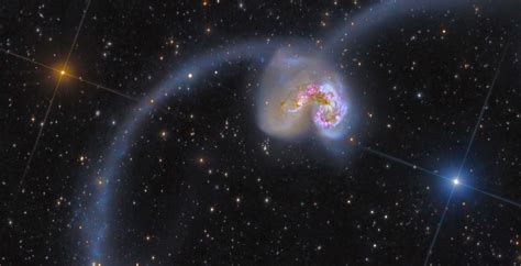 Bad Astronomy | An amazing image of the colliding Antennae Galaxies by Rolf Olsen | SYFY WIRE