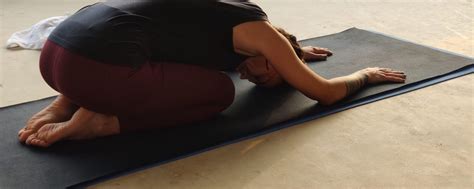 6 Yoga Poses to Relieve Shoulder and Back Pain