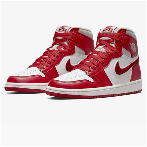 Air Jordan 1 Varsity Red - Exclusive Shop