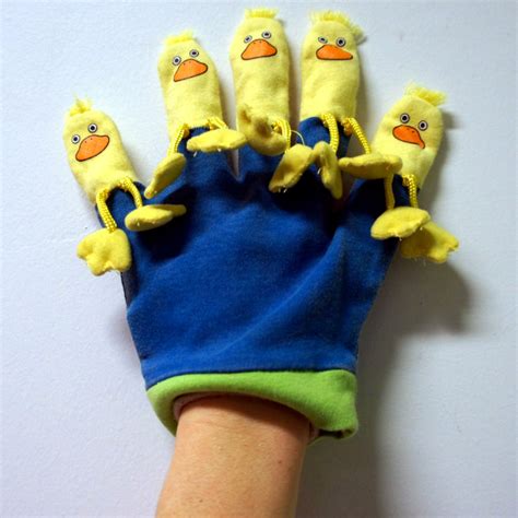 Nursery Rhyme Hand Puppets – Warwick Toy Library