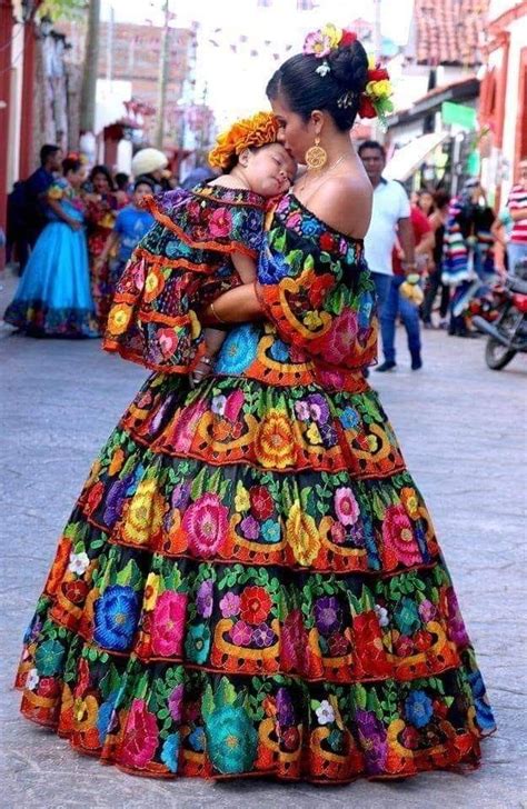 Chiapas, Mexico | Traditional mexican dress, Mexican outfit, Mexican fashion