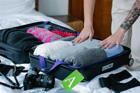 The Best Luggage Tags for Checked bags | Smart tags and more