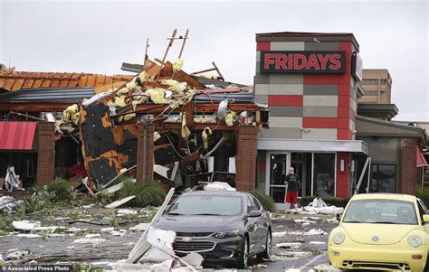 August tornado sends 30 to hospital in Tulsa | Daily Mail Online